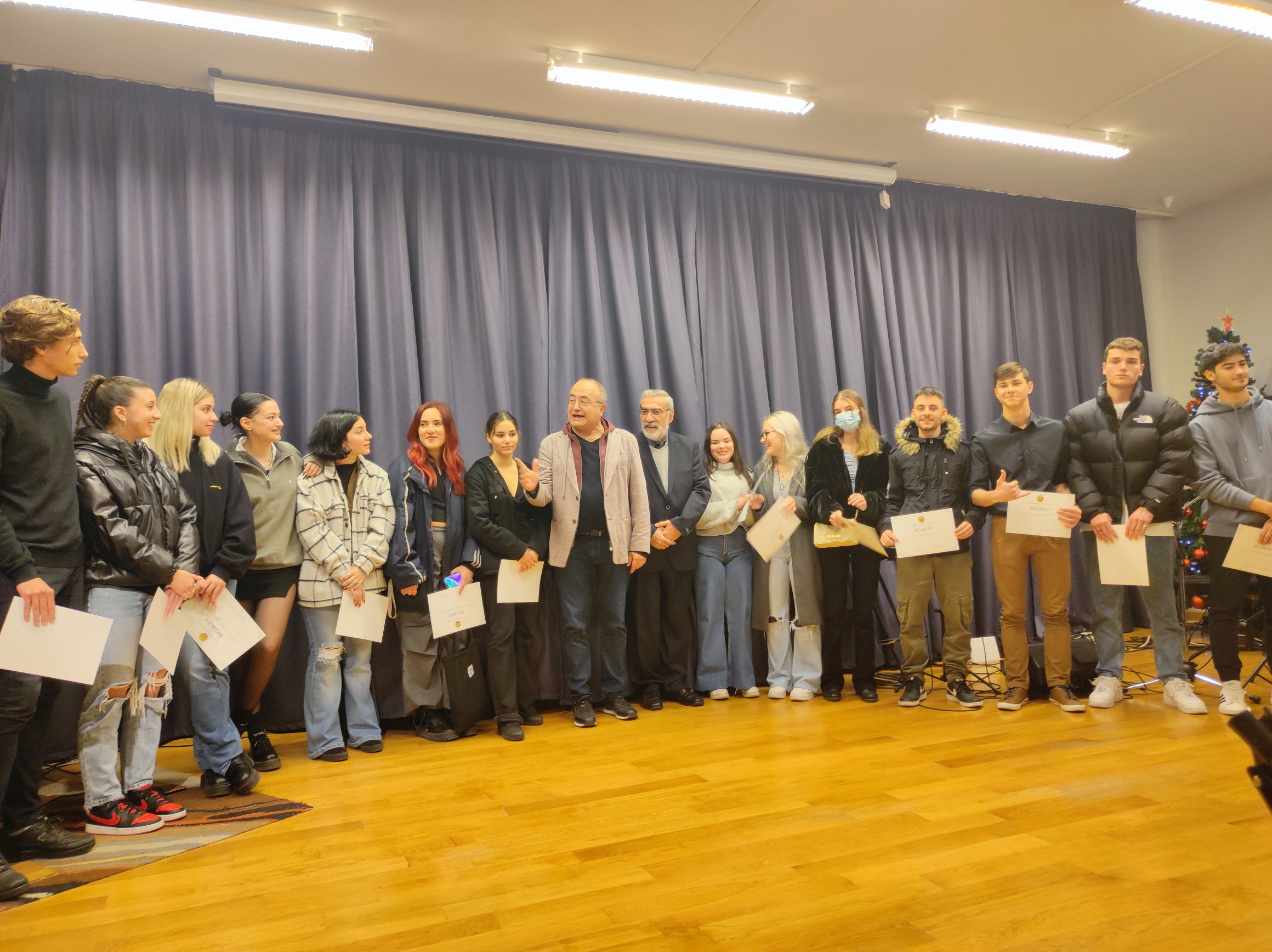 Τους αποφοίτους των λυκείων της πόλης του 2022 βράβευσε ο Δήμος Ηρακλείου Αττικής