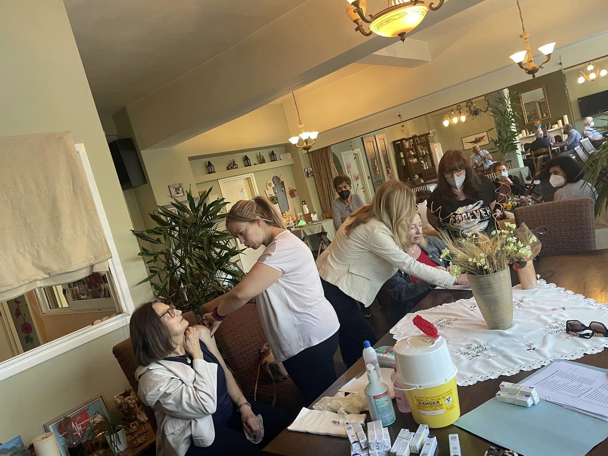 Εποχιακός εμβολιασμός για τα μέλη των ΚΑΠΗ του Δήμου Ηρακλείου Αττικής