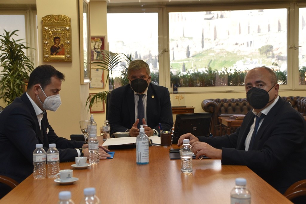 Μπάμπαλος και Πατούλης τα είπαν για έργα, υγεία και θέματα του Δήμου στα γραφεία της Περιφέρειας Αττικής