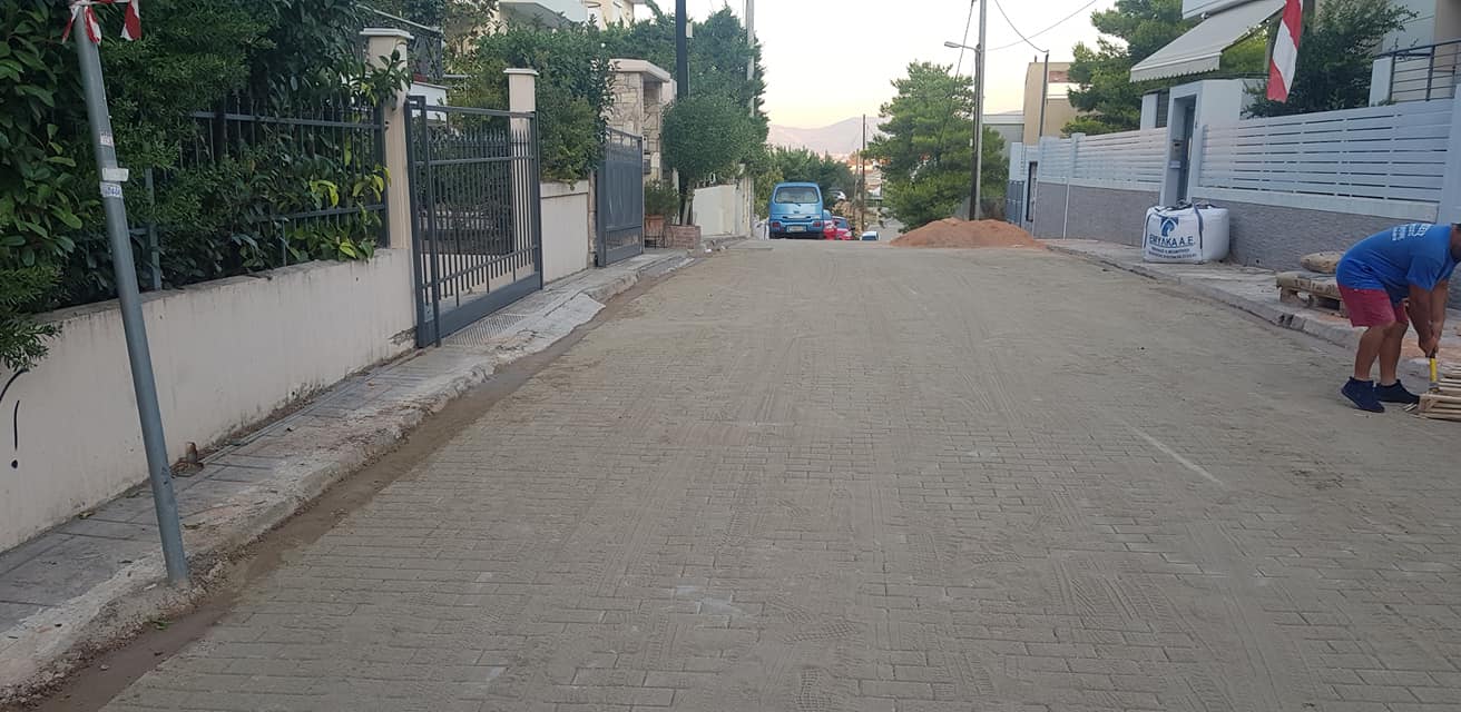 Δρόμο – δρόμο το Ηράκλειο γίνεται πιο όμορφο και λειτουργικό: Συνεχίζονται οι τοποθετήσεις κυβόλιθων σε στρατηγικές οδούς της πόλης