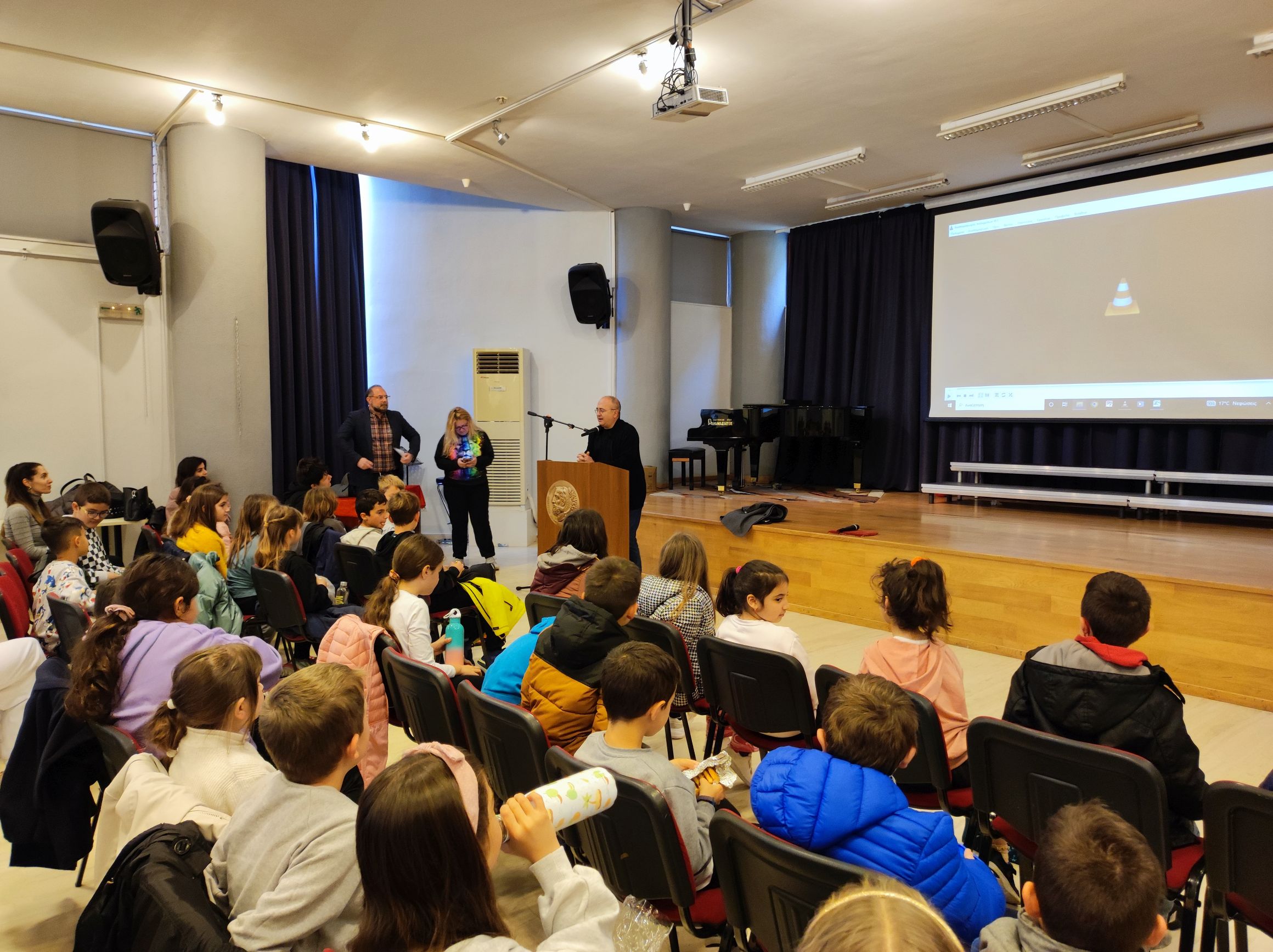 Μάθημα για την προστασία των αδέσποτων ζώων στα παιδιά του Δήμου Ηρακλείου Αττικής ανήμερα της Παγκόσμιας Ημέρας