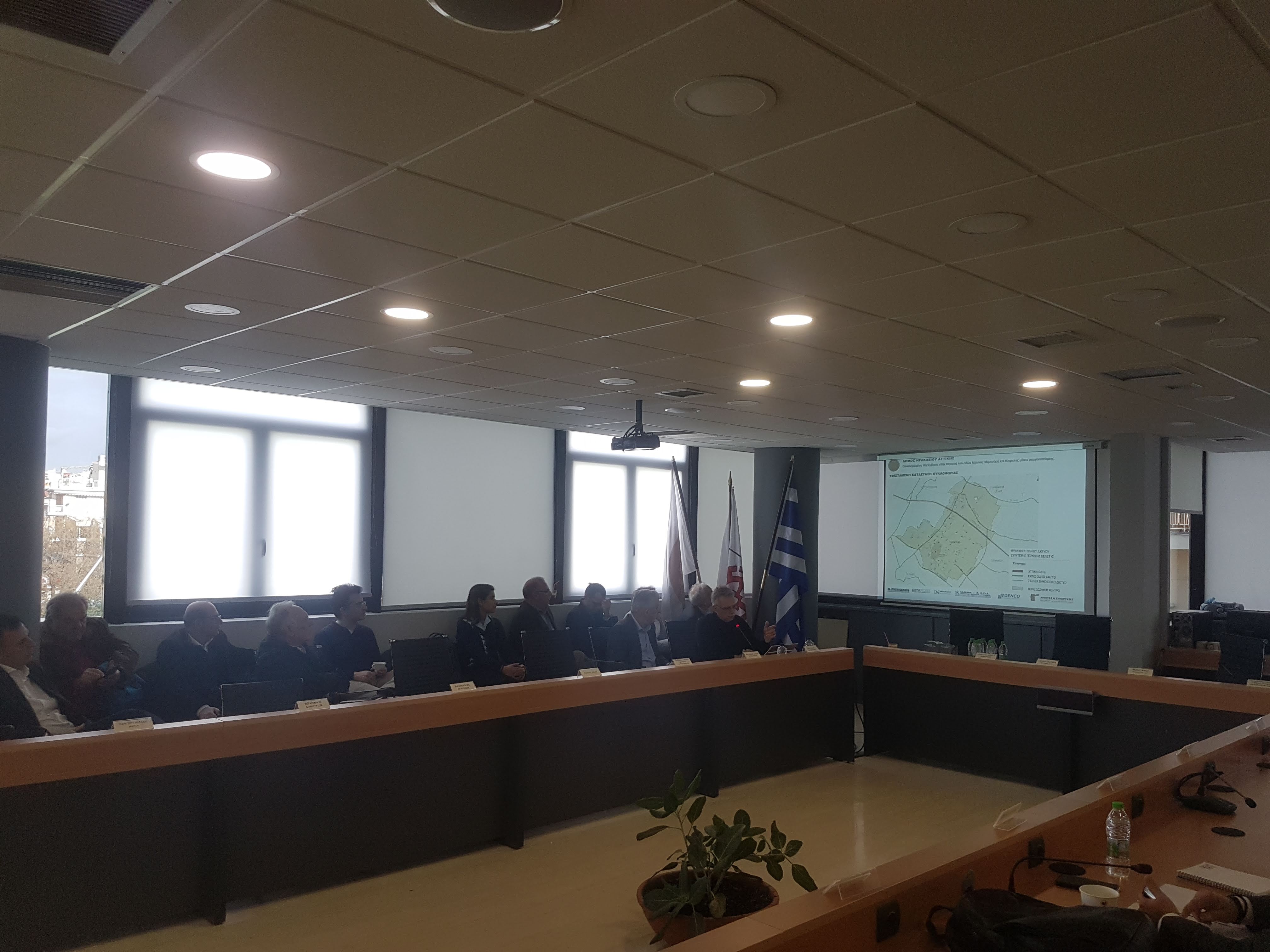 Ενώπιον του δημοτικού συμβουλίου και των κατοίκων τα πρώτα αποτελέσματα της μελέτης για την υπογειοποίηση της Μελ. Μερκούρη