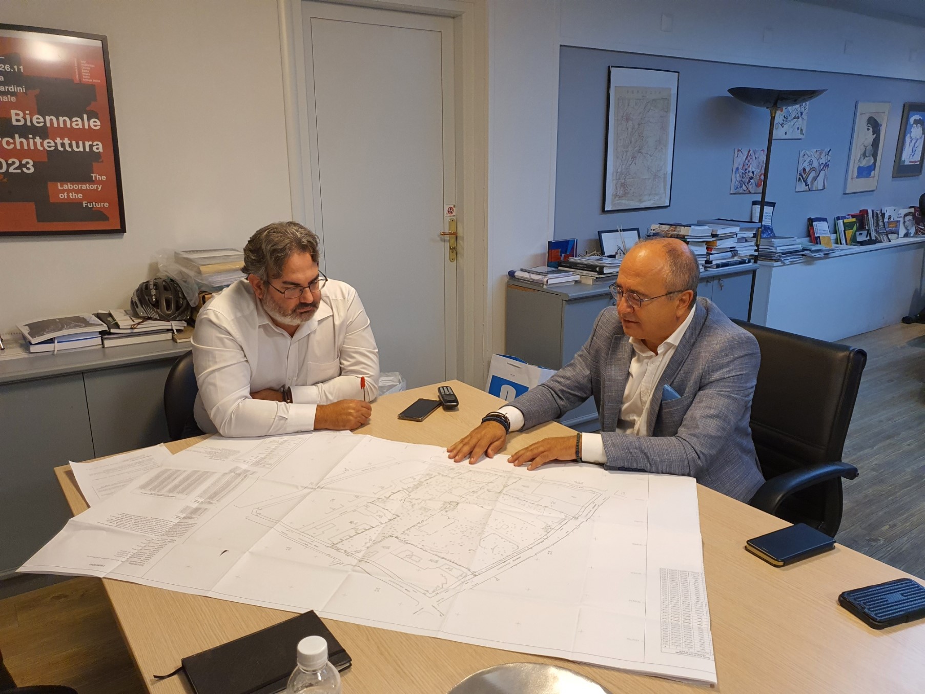 «Κλειδώνει» χρηματοδότηση για την αποκατάσταση της διατηρητέας βίλας του Κτήματος Φιξ – Συνάντηση Μπάμπαλου με ΓΓ Χωρικού Σχεδιασμού