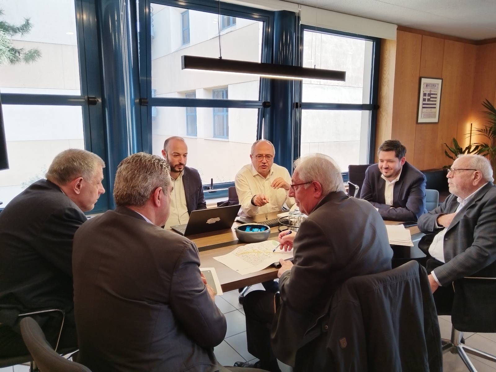 Στον υφυπουργό Υποδομών οι τέσσερις Δήμοι που διεκδικούν βελτιώσεις στη διάνοιξη της λεωφόρου Κύμης