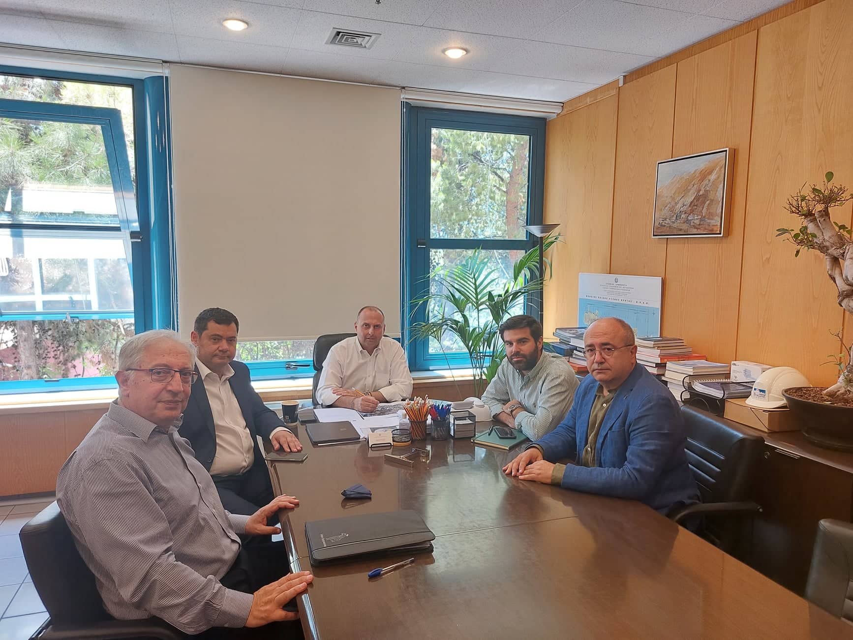 Νέα συνάντηση Νίκου Μπάμπαλου στο Υπουργείο Μεταφορών για την Κύμης: στο τραπέζι το ζήτημα του σκεπαστού της νέας λεωφόρου και η σύνδεση με την Πλαπούτα