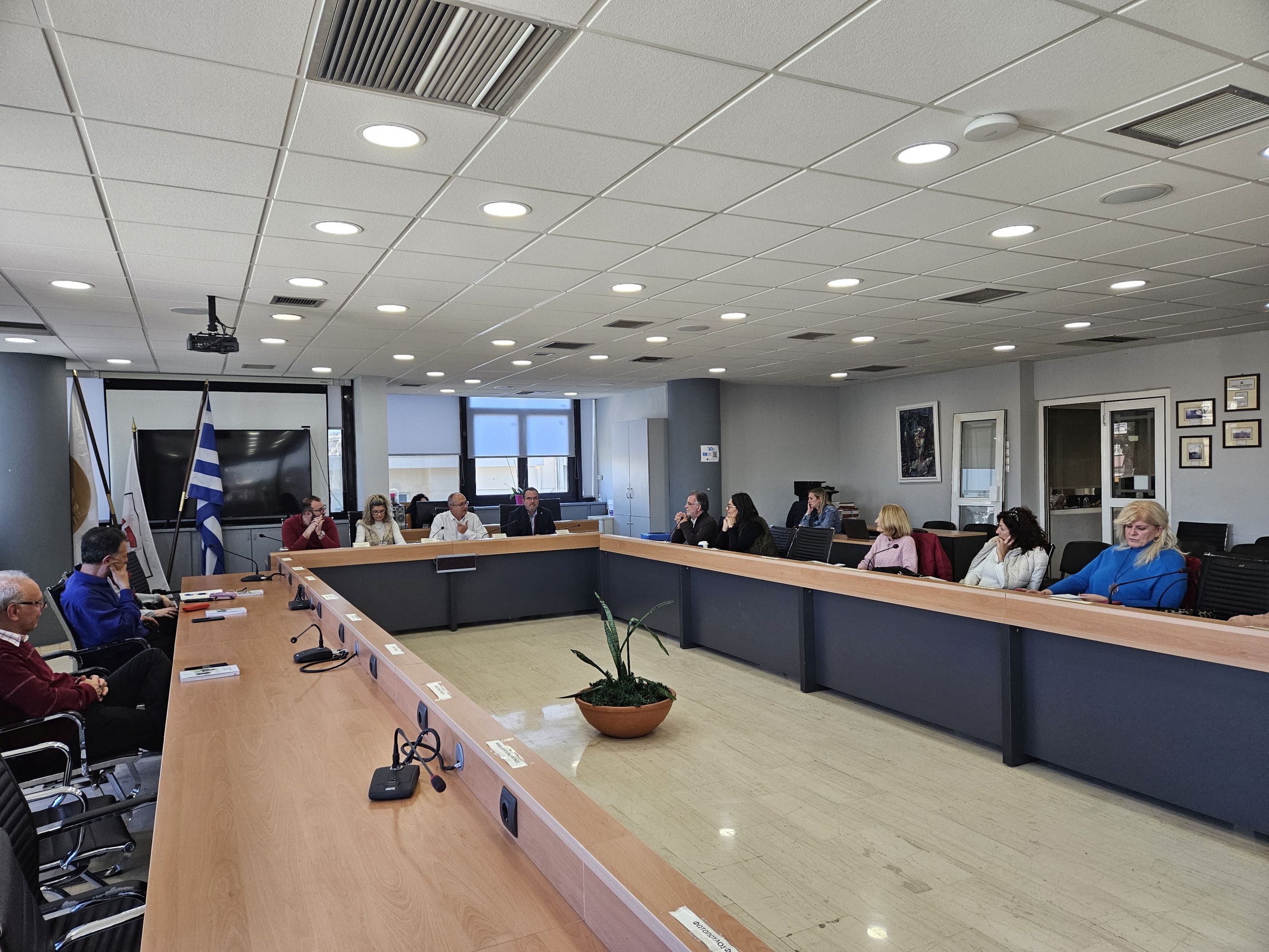 Συνάντηση του δημάρχου Νίκου Μπάμπαλου με τους διευθυντές όλων των σχολικών μονάδων