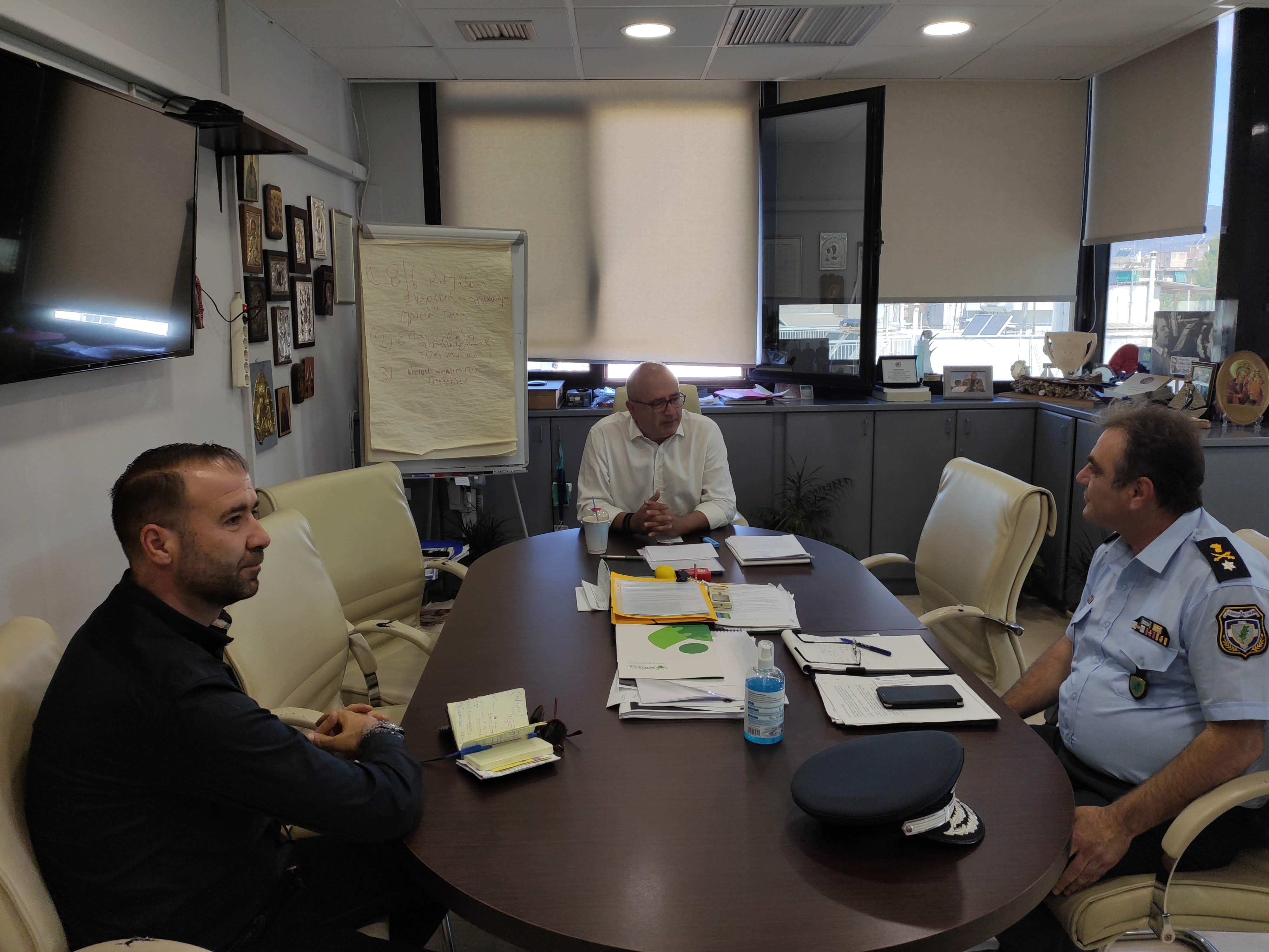 Πρακτικά ζητήματα τόνωσης της ασφάλειας στον Δήμο Ηρακλείου Αττικής στην ατζέντα της συζήτησης Νίκου Μπάμπαλου με τον νέο διοικητή Διεύθυνσης Βορειοανατολικής Αττικής