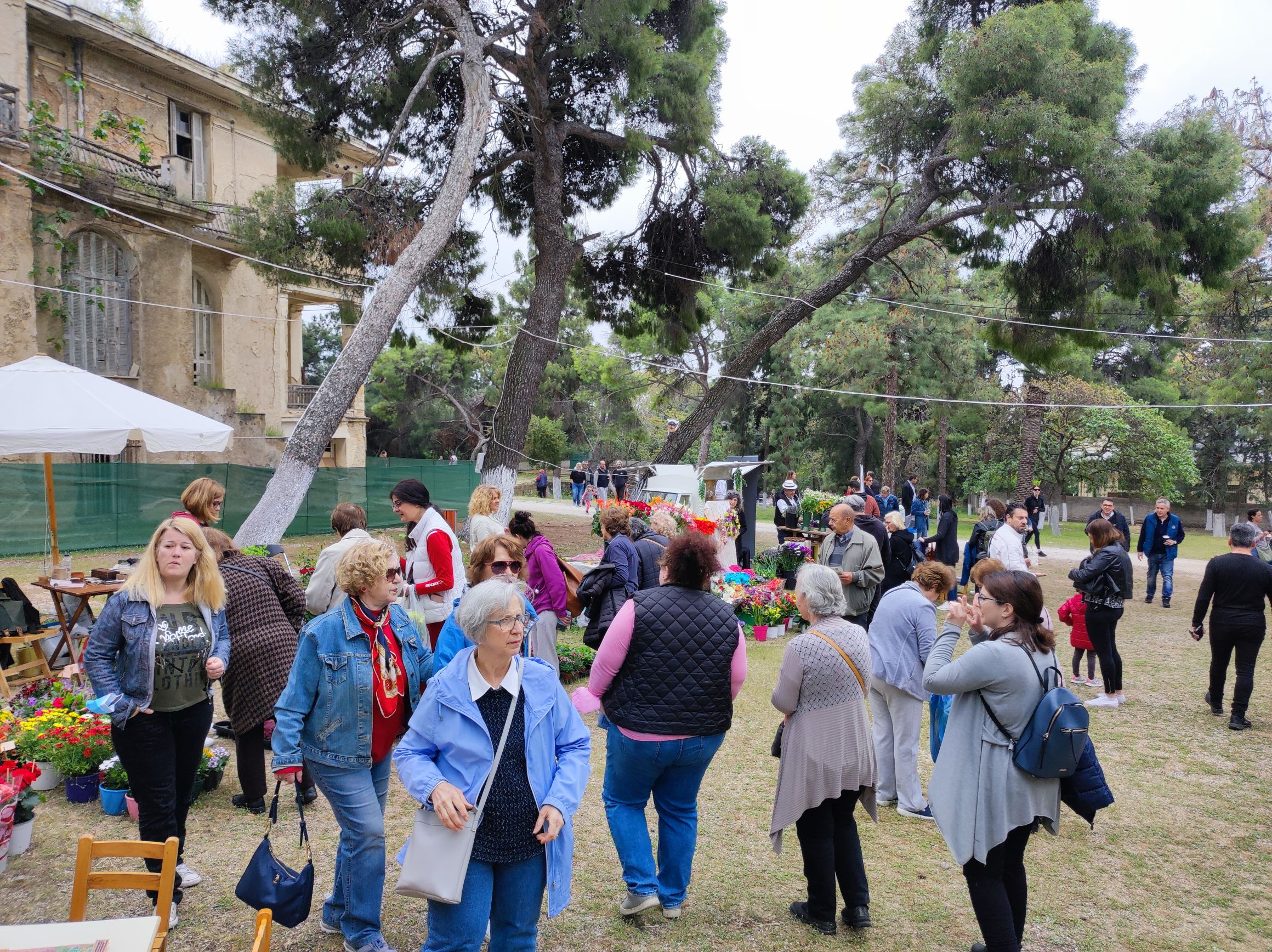 Πρώτη Πρωτομαγιά μέσα στο Κτήμα Φιξ έκαναν οι Ηρακλειώτες στη γιορτή του Δήμου Ηρακλείου Αττικής