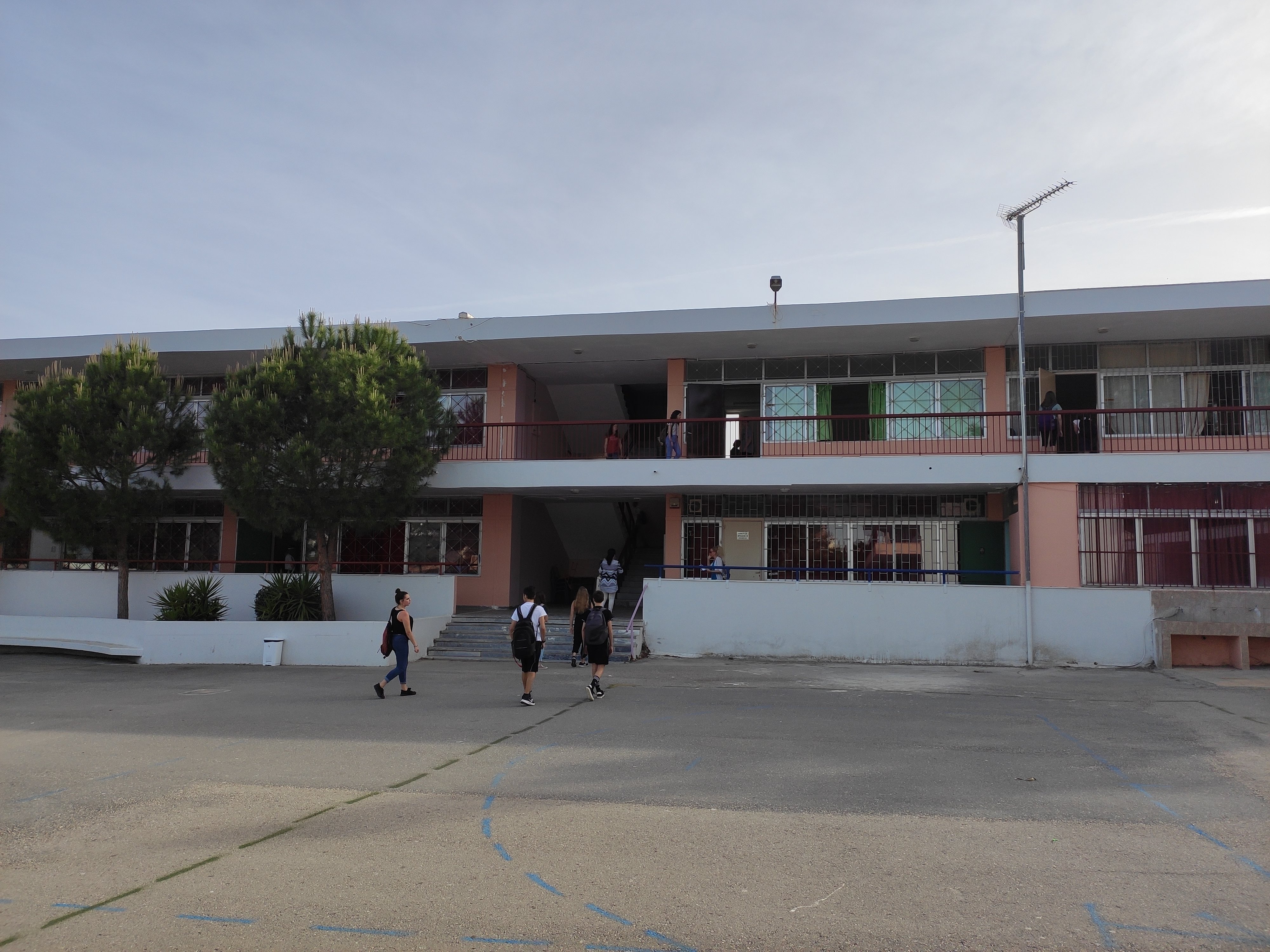 Απολυμάνσεις, καθαρισμοί και αντισηπτικά υλικά για να είναι έτοιμα τα εξεταστικά κέντρα του Δήμου Ηρακλείου Αττικής για τις πανελλήνιες