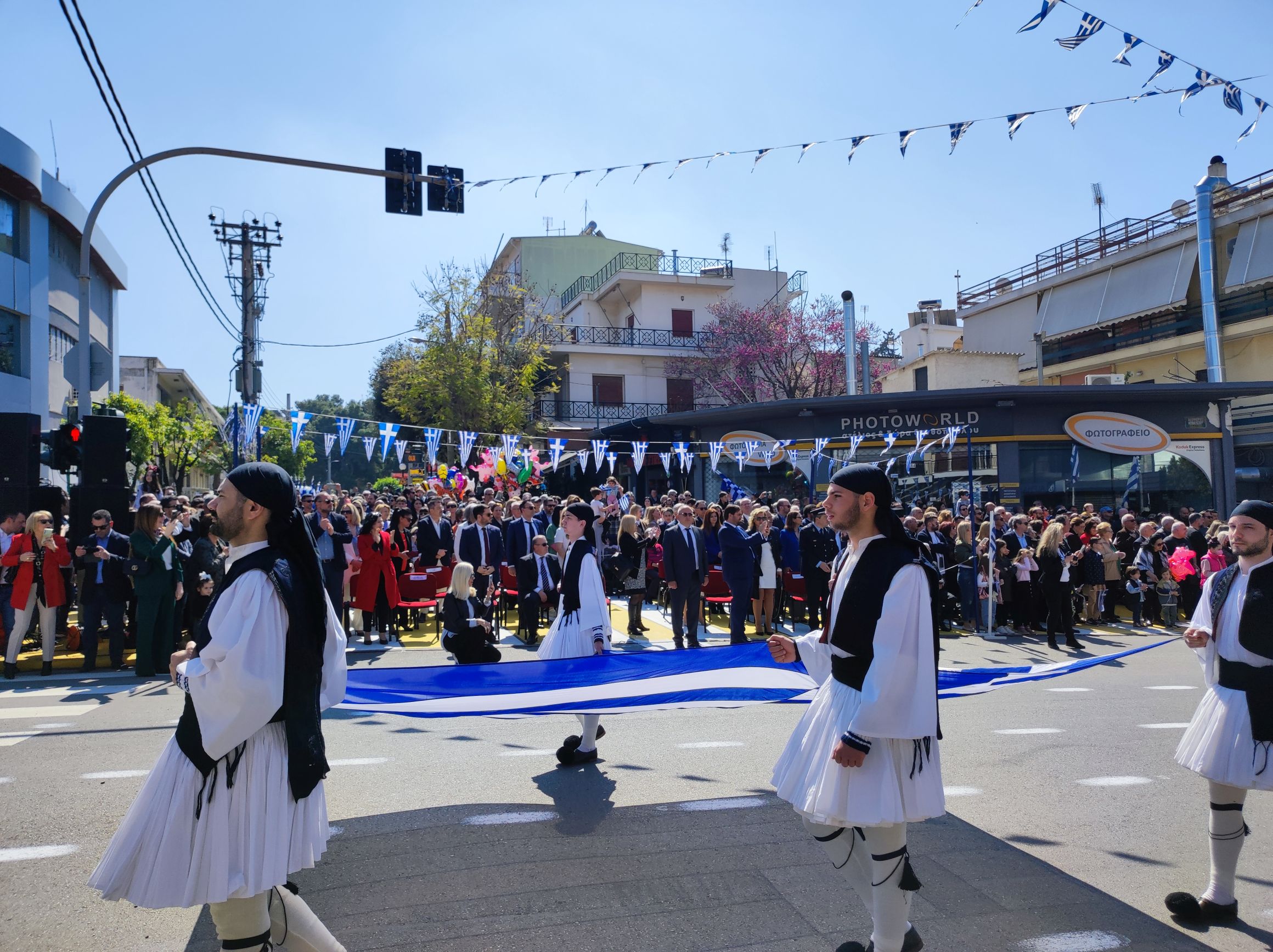 Με την παρέλαση σχολείων και φορέων ολοκληρώθηκαν οι εορτασμοί για την 25η Μαρτίου 