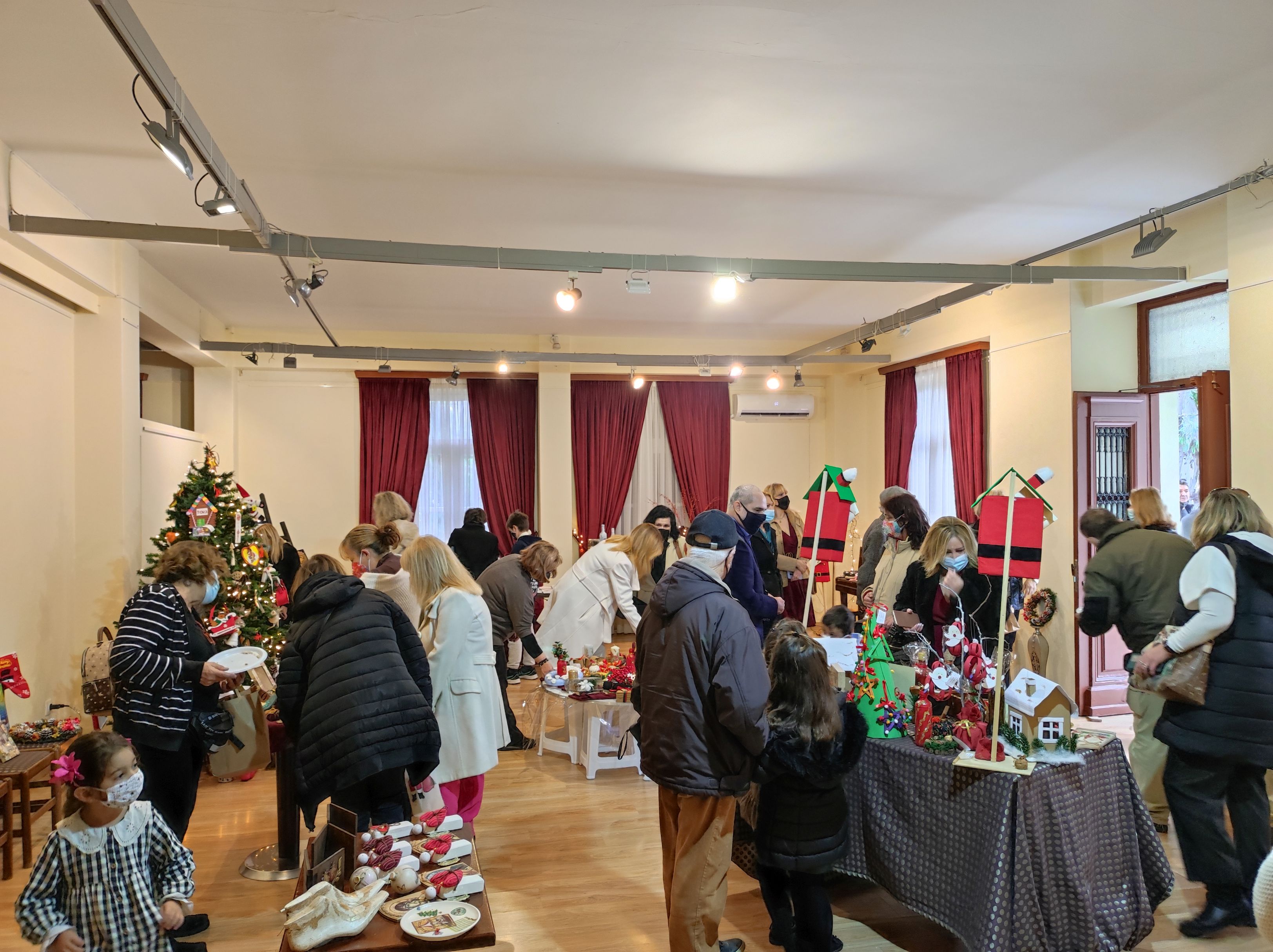 Οι Ηρακλειώτες στήριξαν την Κιβωτό του Κόσμου: θερμή ανταπόκριση στο bazaar που οργάνωσε ο Δήμος Ηρακλείου Αττικής