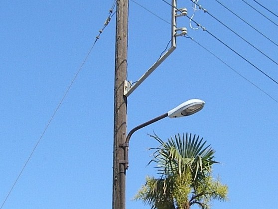 Ο Δήμος Ηρακλείου Αττικής πιέζει ΔΕΗ και ΔΕΔΔΗΕ να αποκαταστήσει τα προβλήματα στο δίκτυο ηλεκτροφωτισμού – Βοηθά έχοντας εντοπίσει και κοινοποιήσει τα σημεία