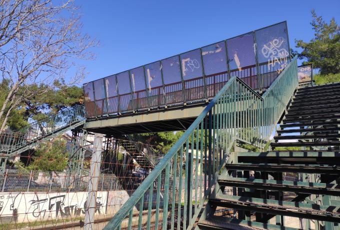 Αντικατάσταση της πεζογέφυρας του ΗΣΑΠ στη Μελ. Μερκούρη και Ικάρων ζητά από τη ΣΤΑΣΥ ο Δήμος Ηρακλείου Αττικής